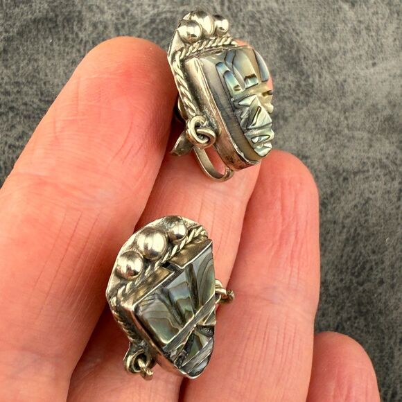 Alpaca Silver Aztec Mask Tiki Carved MOP Screw-back Clip Earrings VTG Mexico - Picture 13 of 13